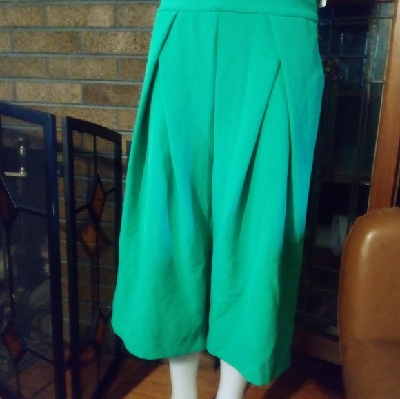 Wide leg jumpsuit - Picture 2 of 8